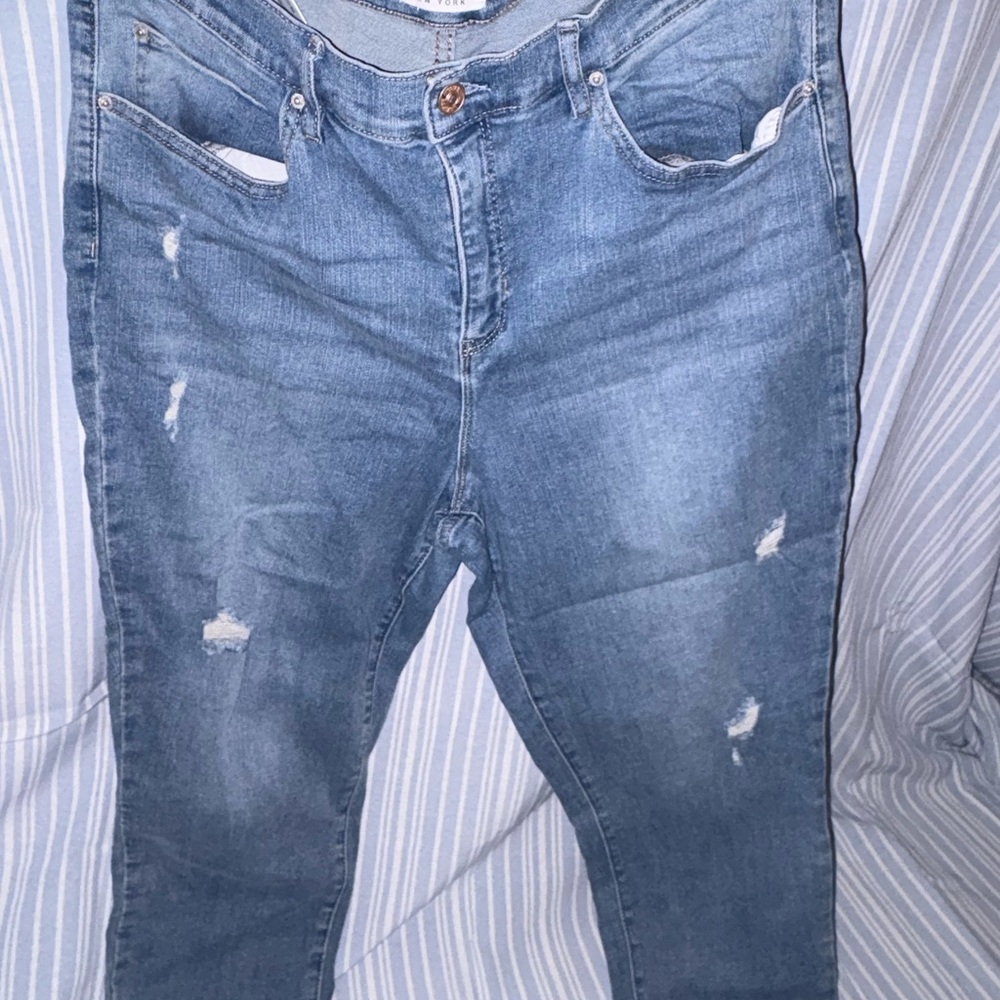 Nicole Miller Blue Distressed SoHo high rise skinny crop Jeans